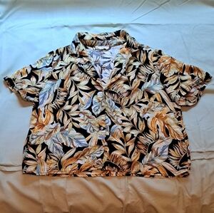 Tropical Leaf Print Button-Up Cropped Shirt